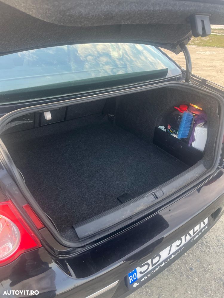 Volkswagen Passat - 21