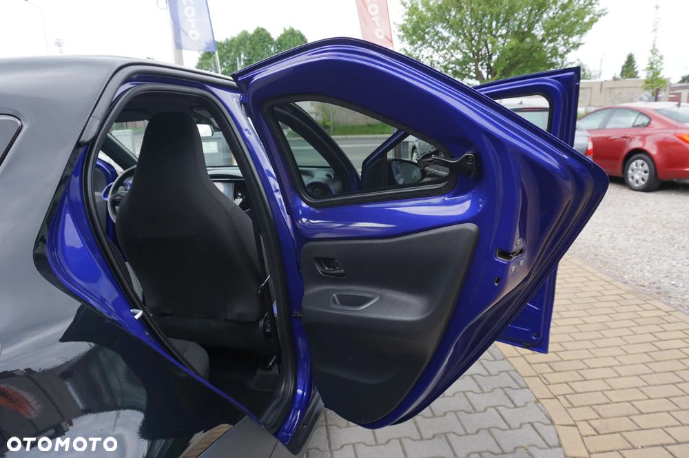 Toyota Aygo X x-shift x-play Team Deutschland - 29