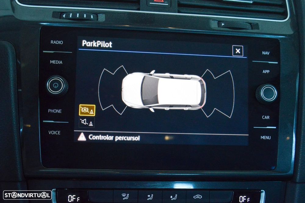 VW Golf 1.6 TDI Confortline - 39