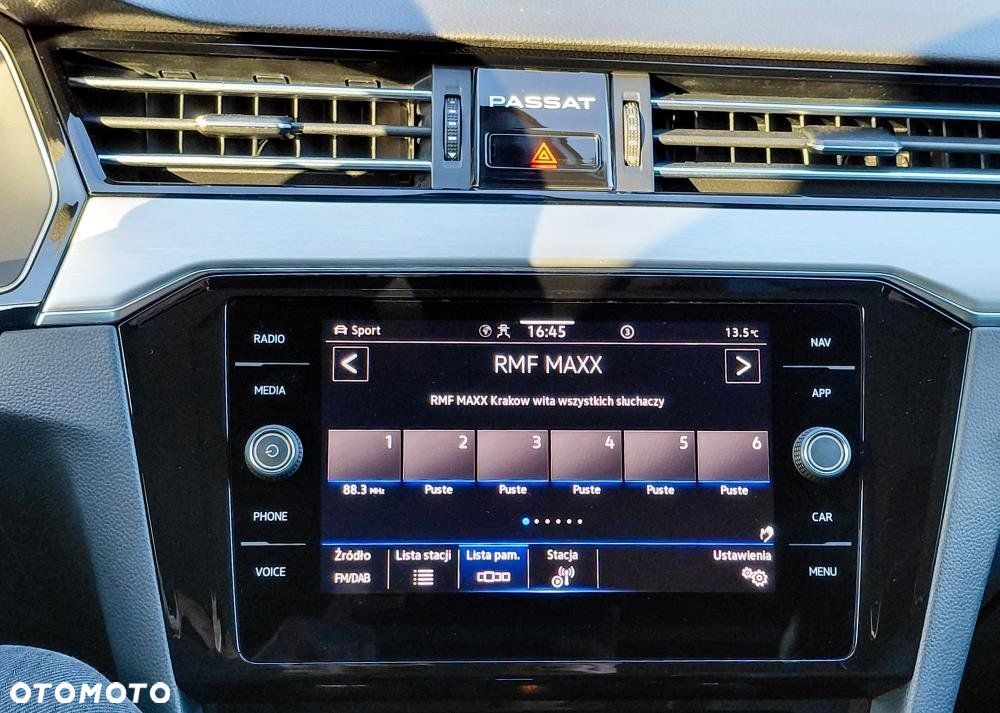 Volkswagen Passat - 28