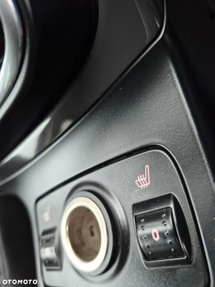 Ford Kuga 2.0 TDCi 2x4 Titanium - 19