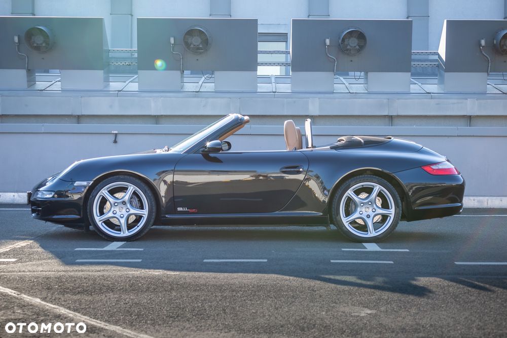 Porsche 911 Carrera - 3