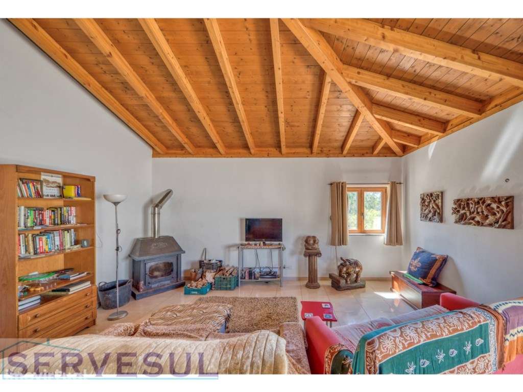 Espaçosa Moradia de 3 quartos, inserida em terreno com 17 hectares,... - Grande imagem: 4/28