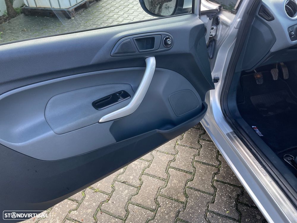 Ford Fiesta 1.25 Titanium - 22