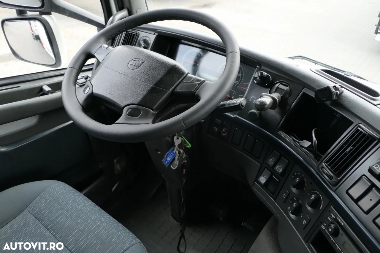 Volvo FH 460 / 8X4 / PLATFORMA + HDS FASSI F455 / 17 M RAZA / CAPACITATE MAX 13,5 T / RADIO CONTROL - 32