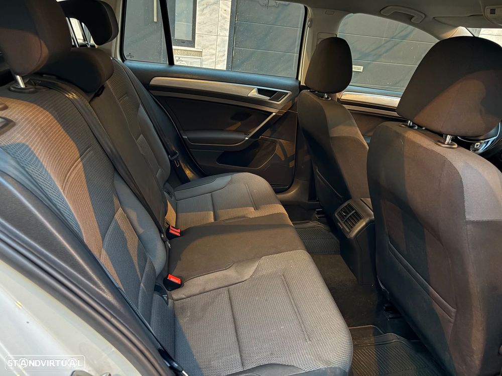 VW Golf Variant 1.6 TDi BlueMotion Confortline - 13