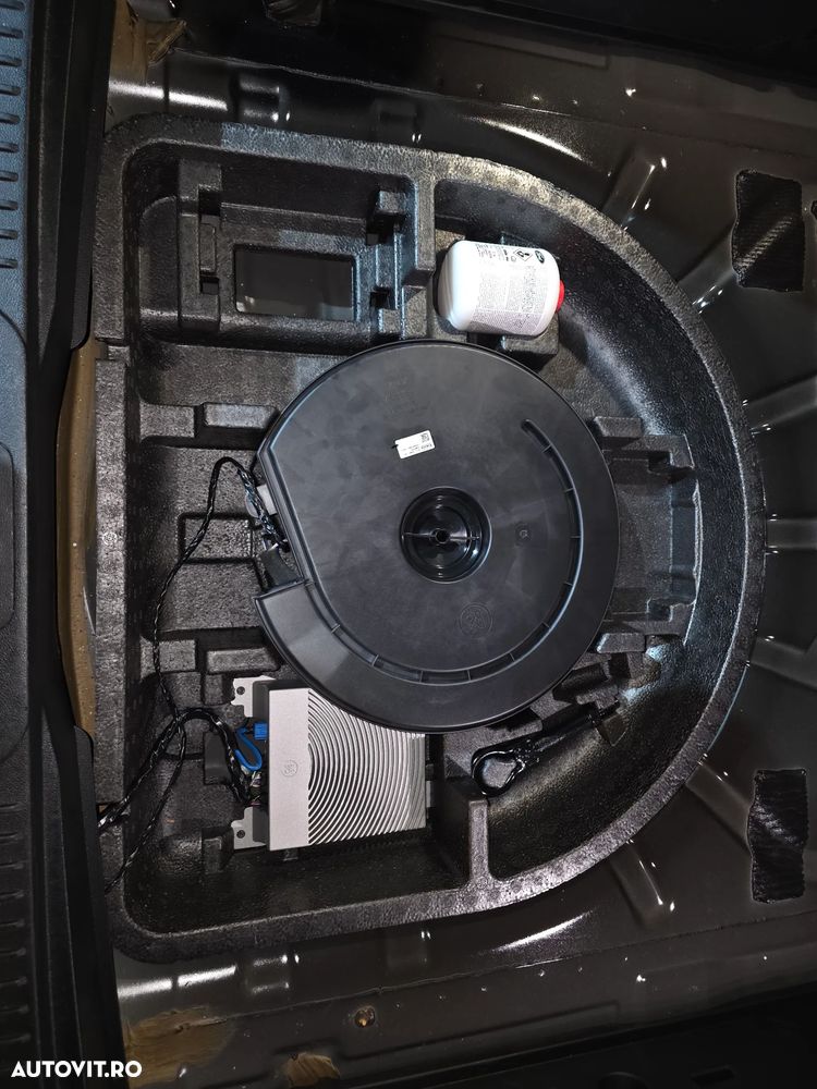 Ford Focus 1.0 EcoBoost Hybrid ST-LINE X - 34