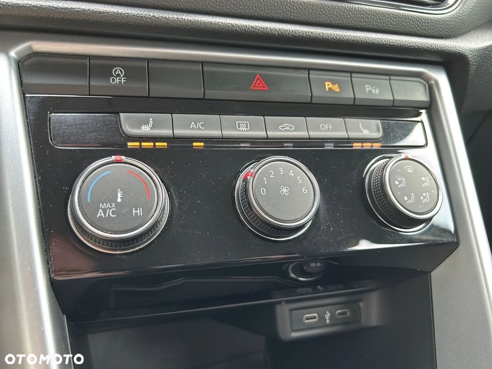 Volkswagen T-Roc 1.5 TSI Life - 25