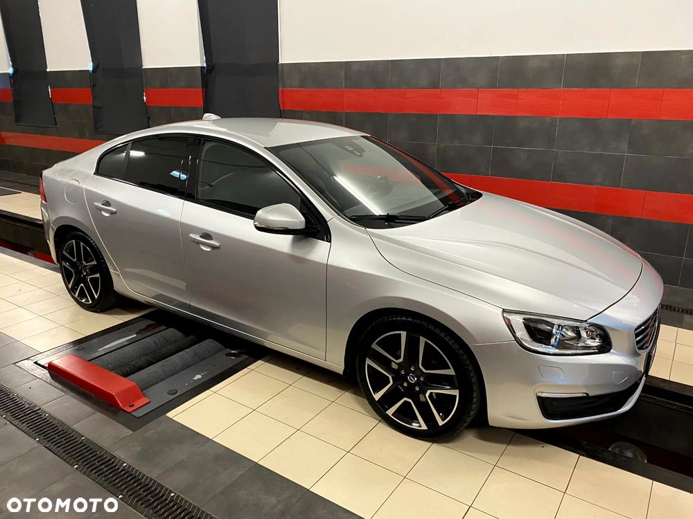 Volvo S60 D4 Geartronic RDesign - 5