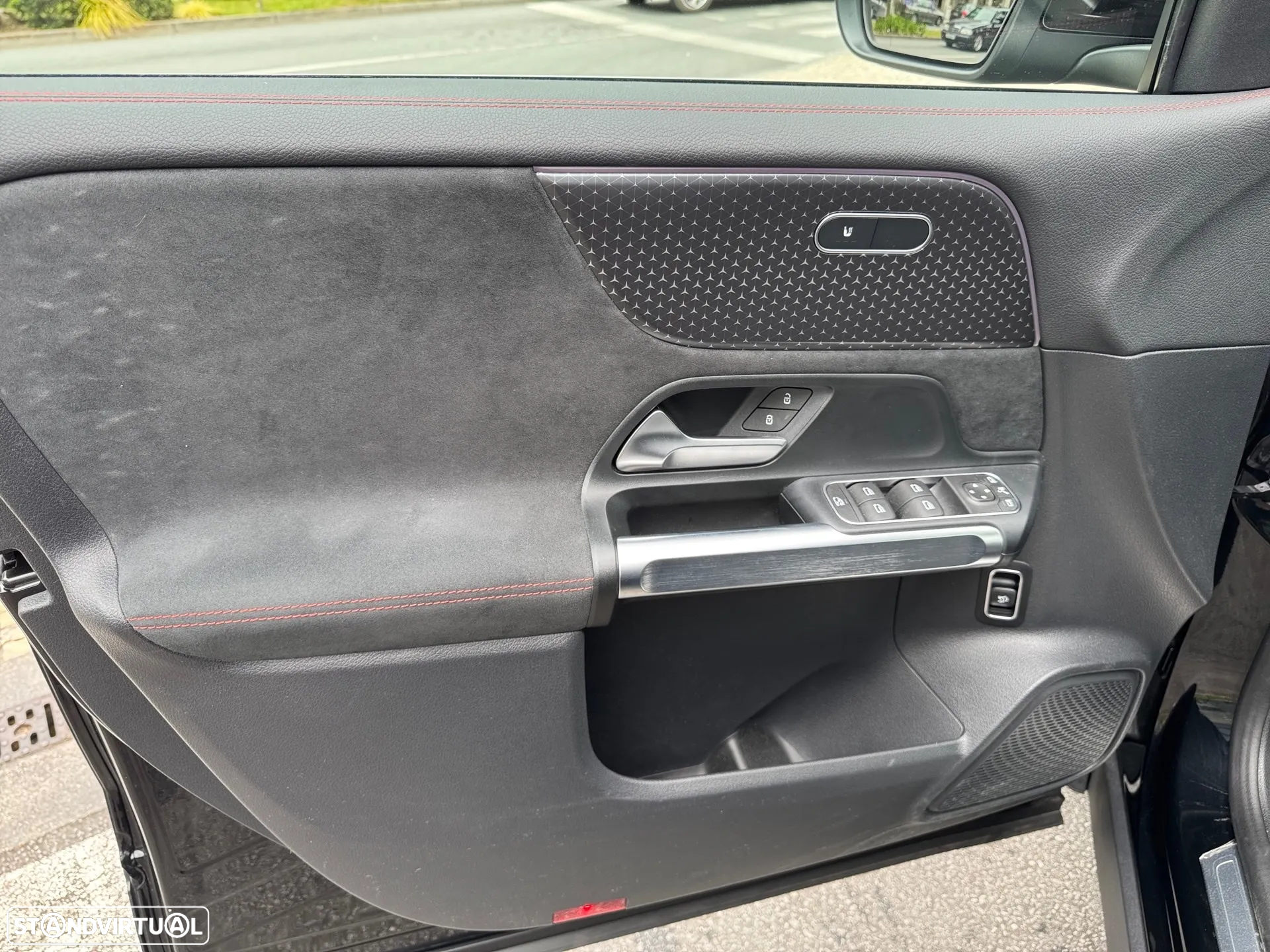 Mercedes-Benz EQB 250 AMG Line - 16
