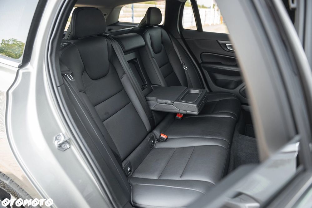Volvo V60 D3 Momentum Core - 36