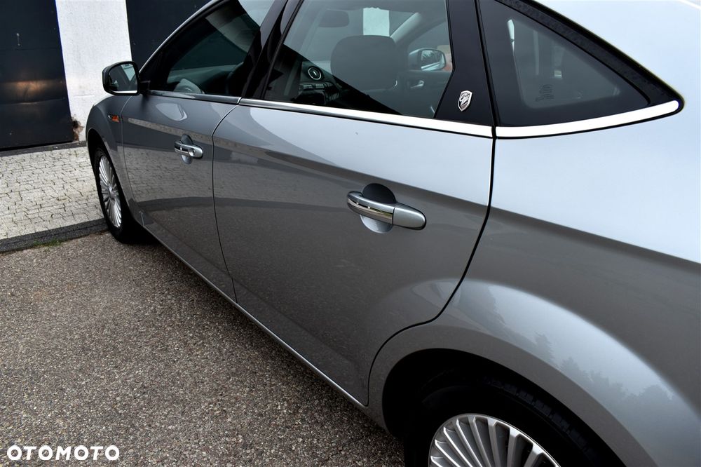 Ford Mondeo 2.0 Ghia X100 / X - 15