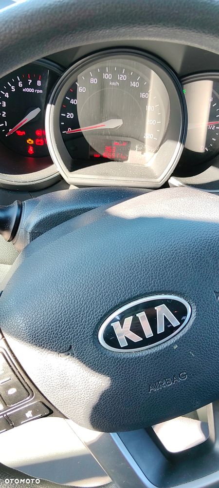 Kia Rio - 9