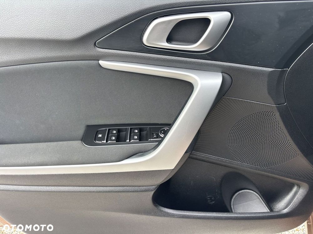 Kia Ceed 1.5 T-GDI M - 10
