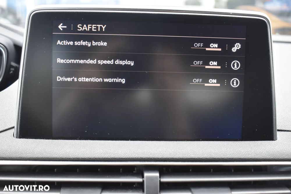 Peugeot 3008 2.0 BlueHDI S&S EAT8 GT - 22