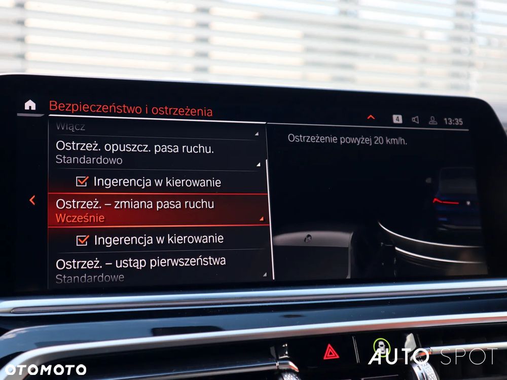 BMW X6 M50i - 35