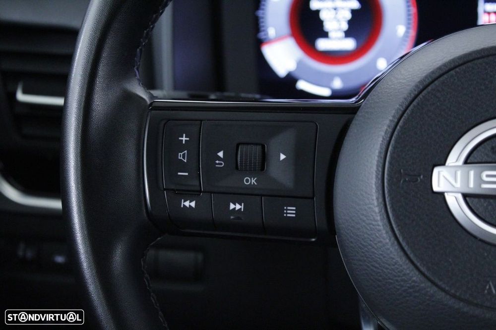 Nissan Qashqai 1.3 DIG-T N-Connecta LED - 23