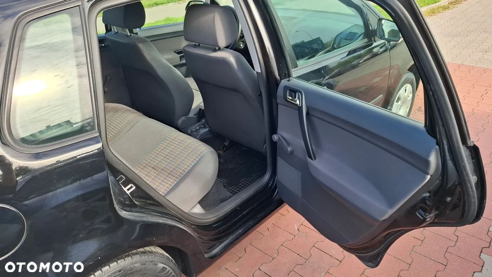 Volkswagen Polo 1.4 16V Trendline - 14