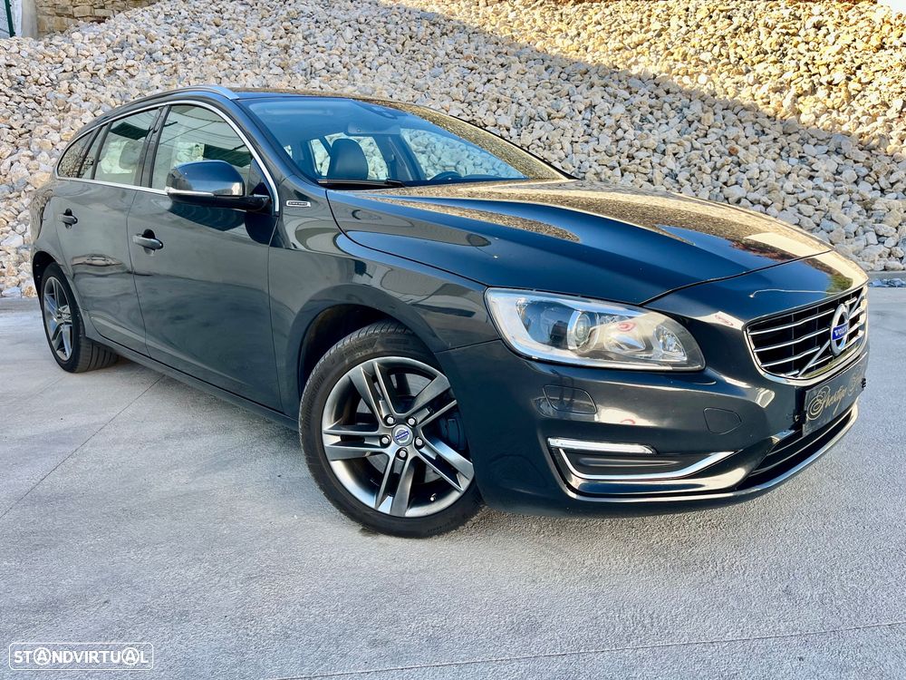 Volvo V60 D6 Plug-In-Hybrid AWD Geartronic Summum - 3