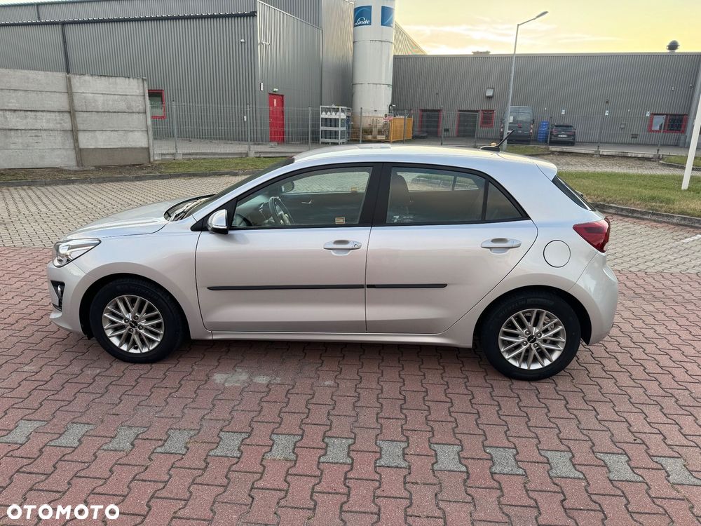 Kia Rio 1.2 L - 9