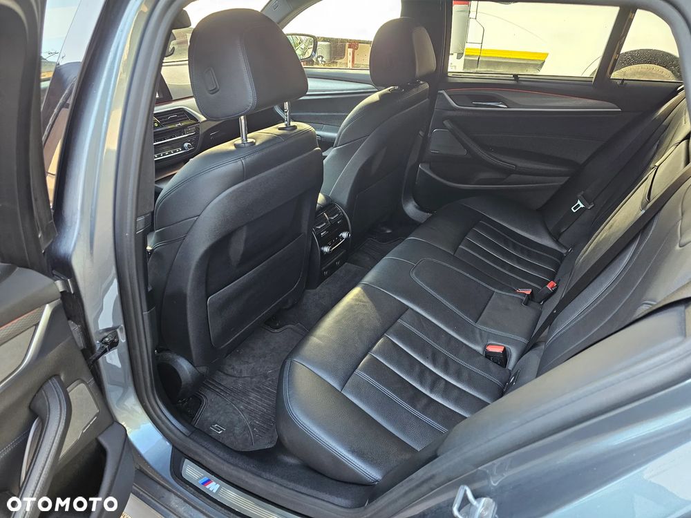 BMW Seria 5 520d xDrive - 10