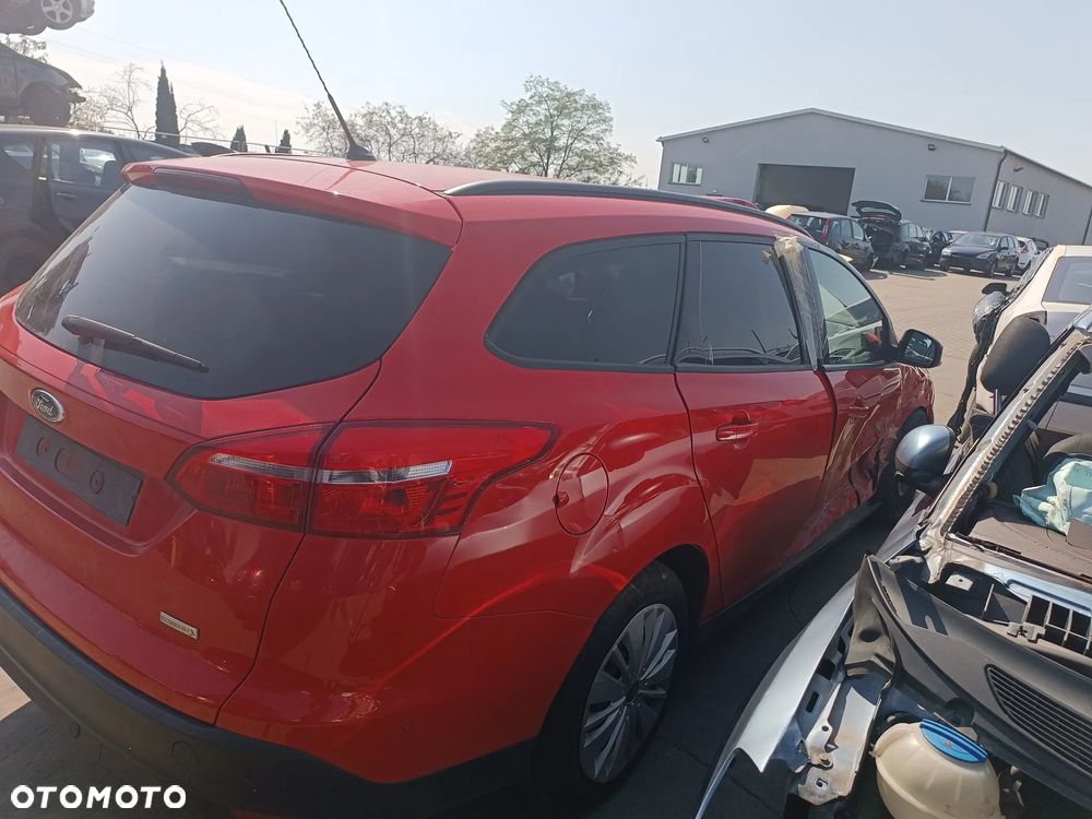 Ford focus MK3 lift kombi z silnikiem 1.0 ecoboost i skrzynia manualna 6 biegów - 3