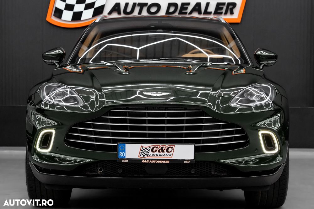 Aston Martin DBX - 25
