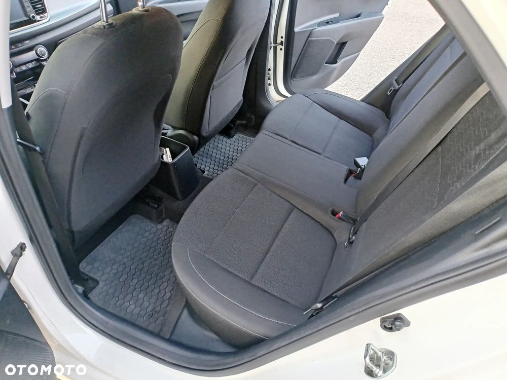 Kia Rio - 15