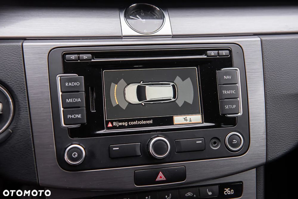 Volkswagen Passat 2.0 Blue TDI SCR Highline - 25