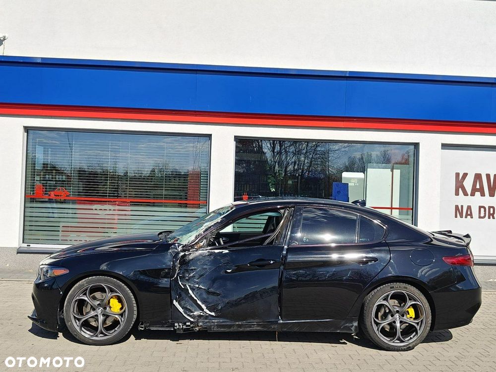 Alfa Romeo Giulia - 4