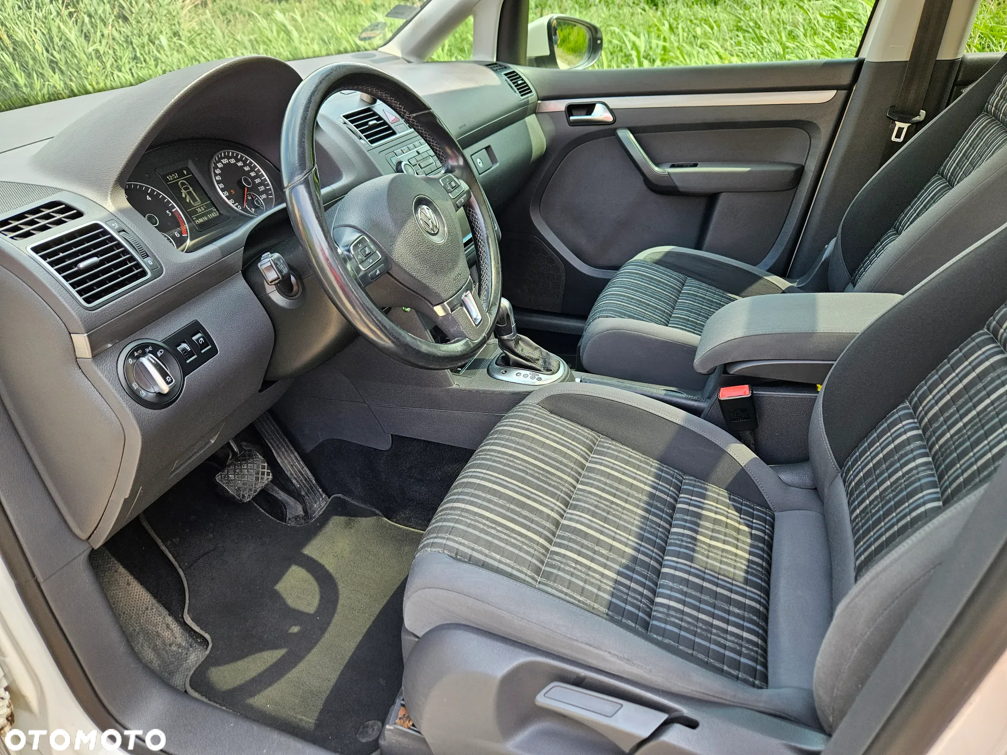 Volkswagen Touran 2.0 TDI DPF Cross DSG - 17