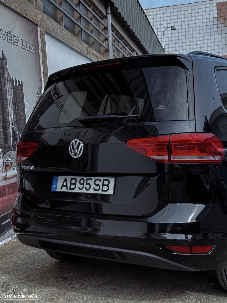 VW Touran 2.0 TDI Confortline DSG - 8