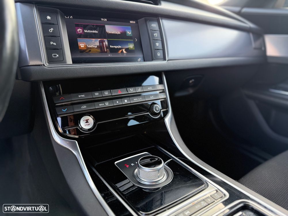 Jaguar XF 2.0 D R-Sport Aut. - 12