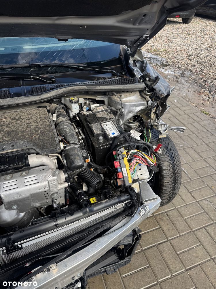 Peugeot 2008 PureTech 130 EAT8 Allure - 10
