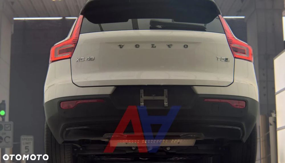 Volvo XC 40 T5 AWD Geartronic R-Design - 7
