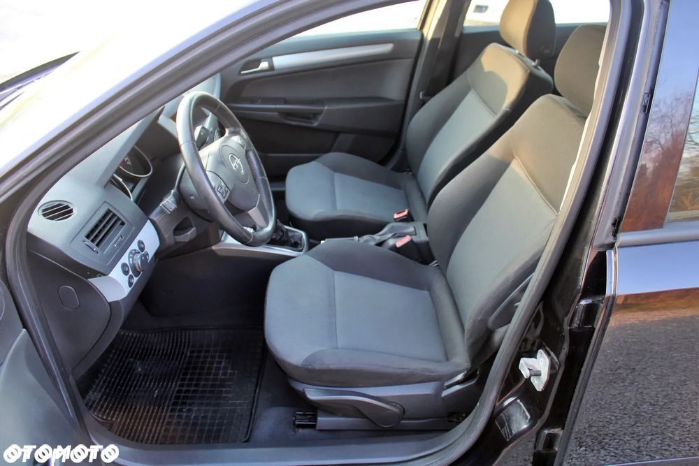 Opel Astra 1.9 CDTI DPF Edition - 24