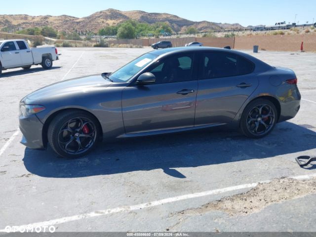 Alfa Romeo Giulia 2.0 Turbo TI Q4 - 14