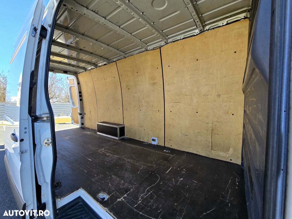 Mercedes-Benz Sprinter - 9