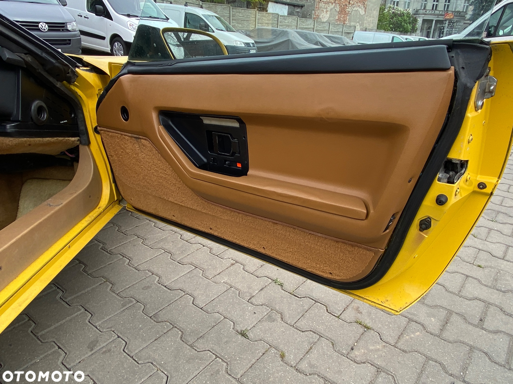 Chevrolet Corvette - 17