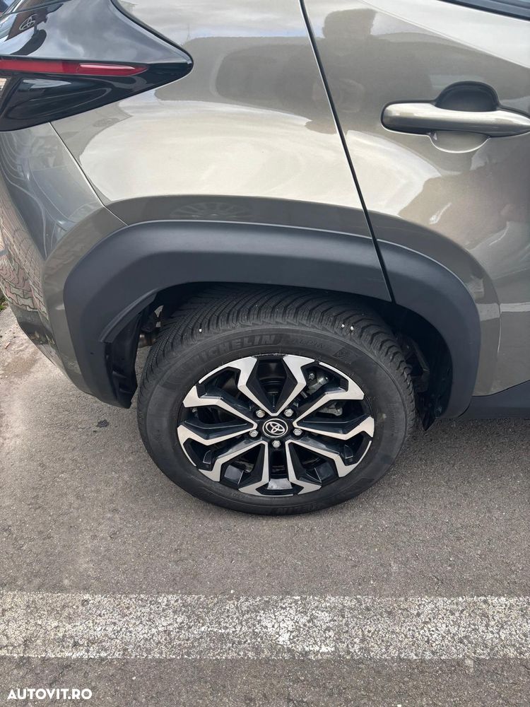 Toyota Yaris Cross 1.5 VVT-i HSD 4x2 Dynamic - 6