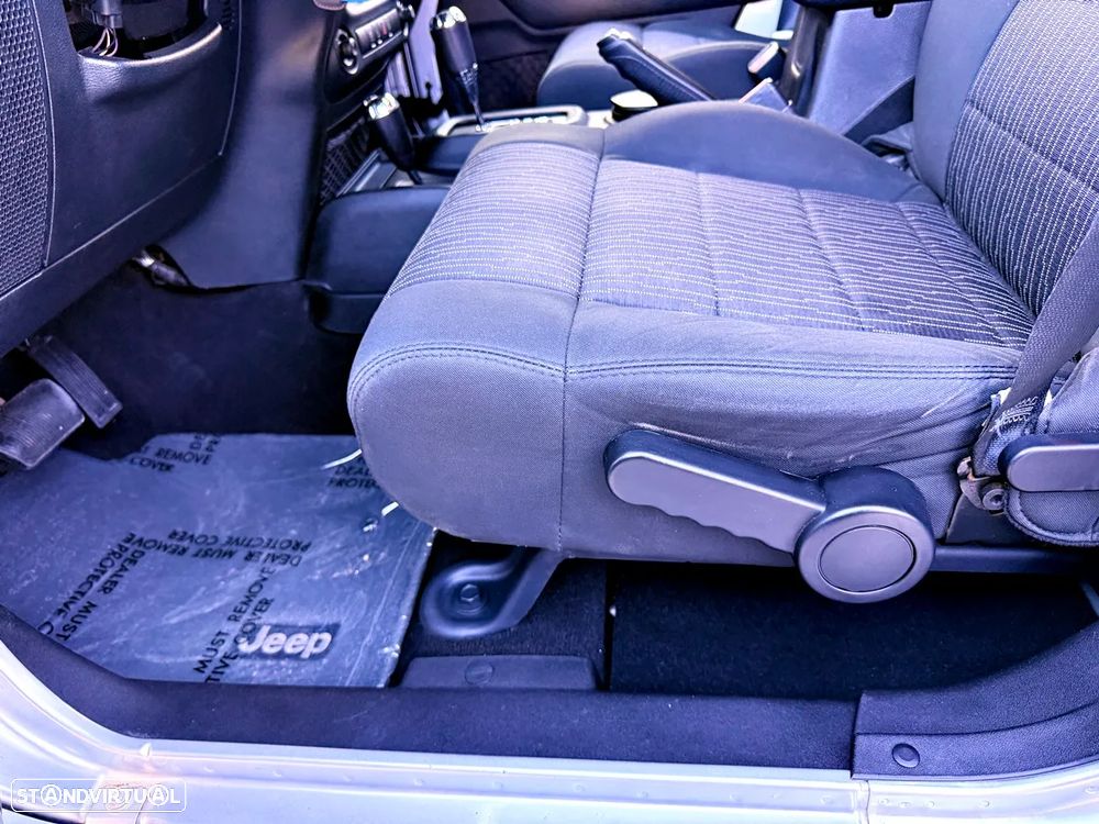 Jeep Wrangler Unlimited 2.8 CRD ATX Sahara Adventure Edition - 21