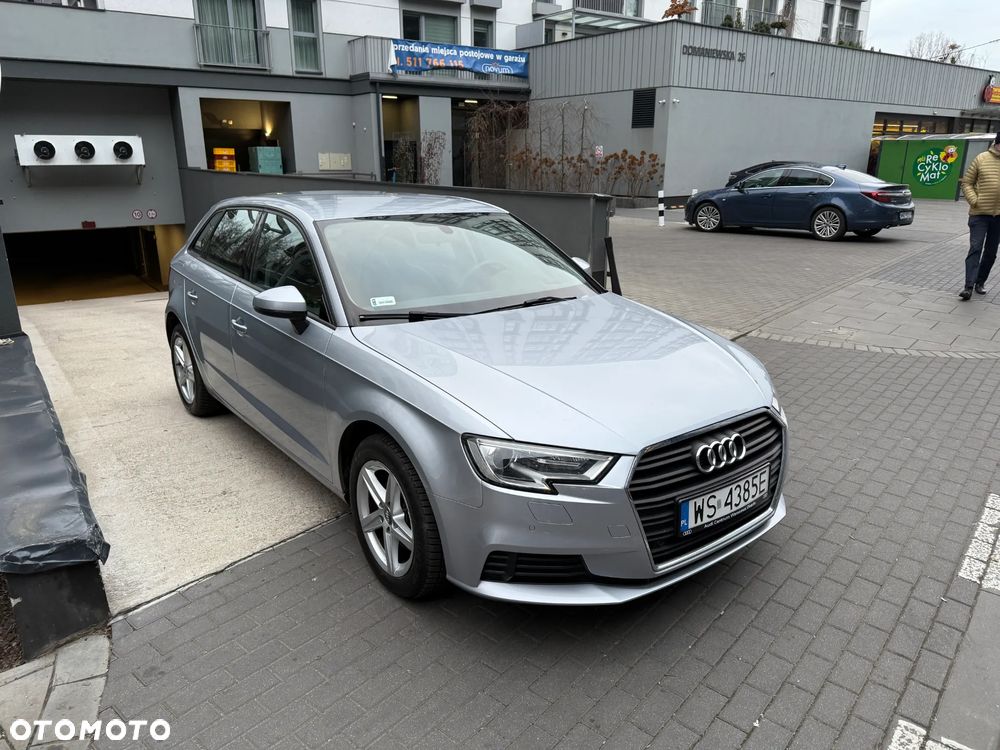 Audi A3 Sportback - 1