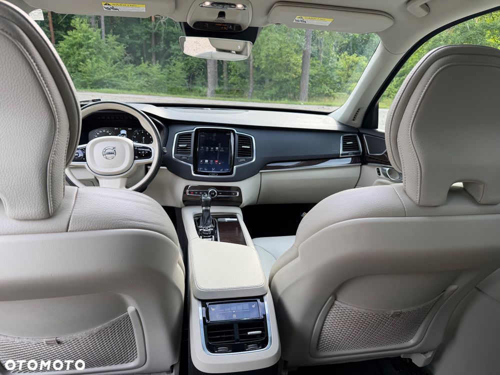 Volvo XC 90 - 7