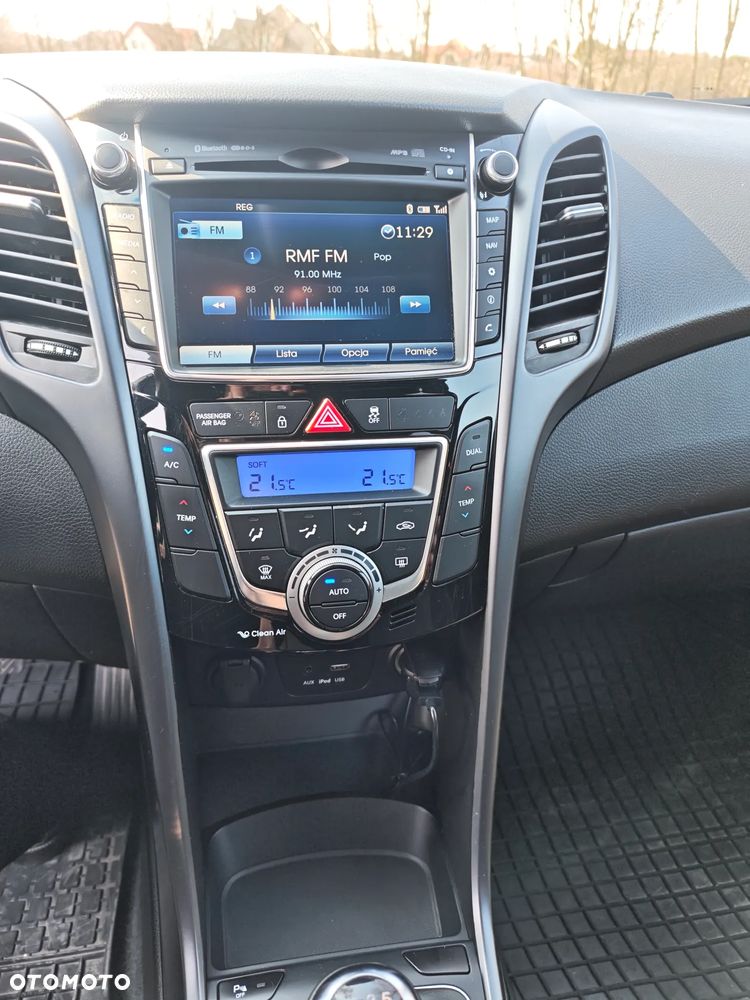 Hyundai i30 blue Kombi 1.6 CRDi Passion - 12