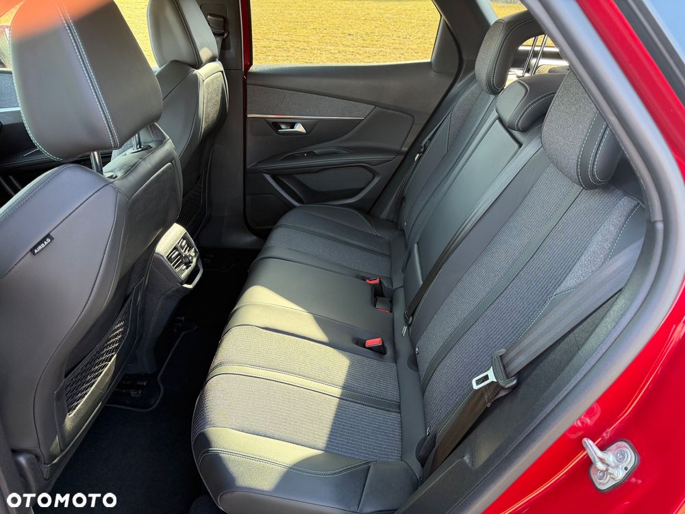 Peugeot 3008 1.2 PureTech Allure Pack S&S - 16