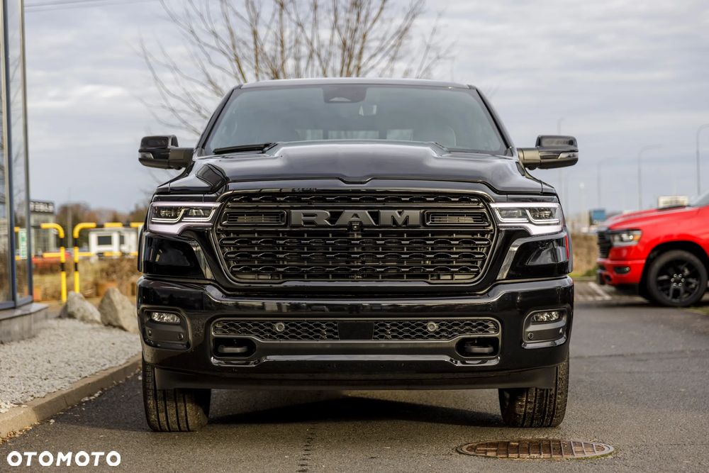 RAM 1500 Limited Night - 3