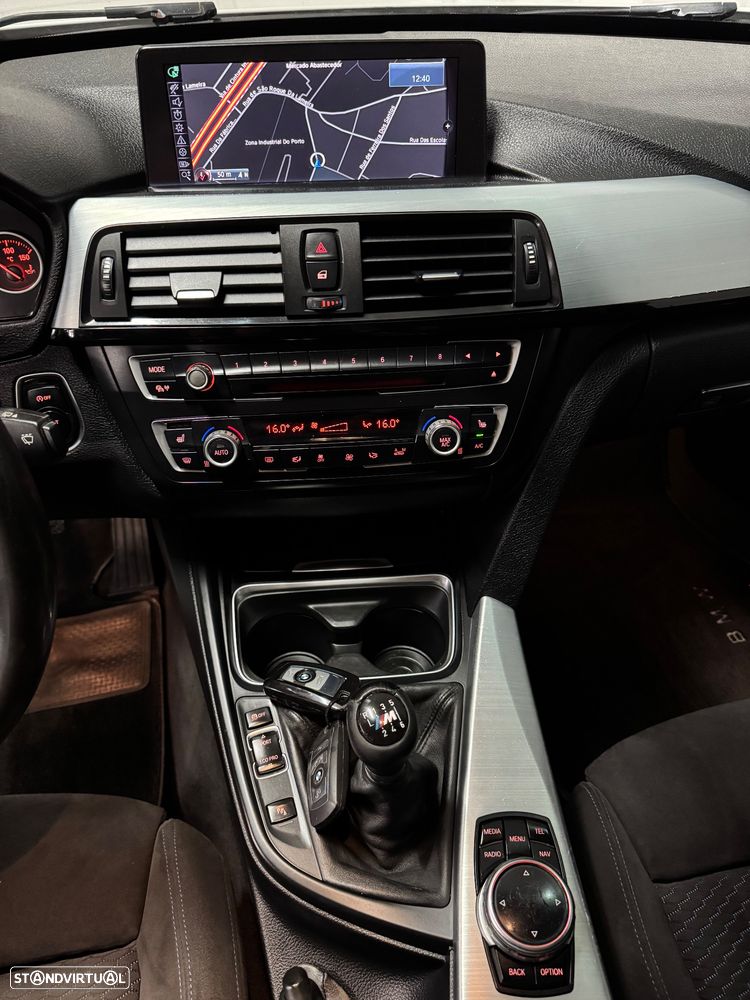 BMW 320 d Pack M - 23