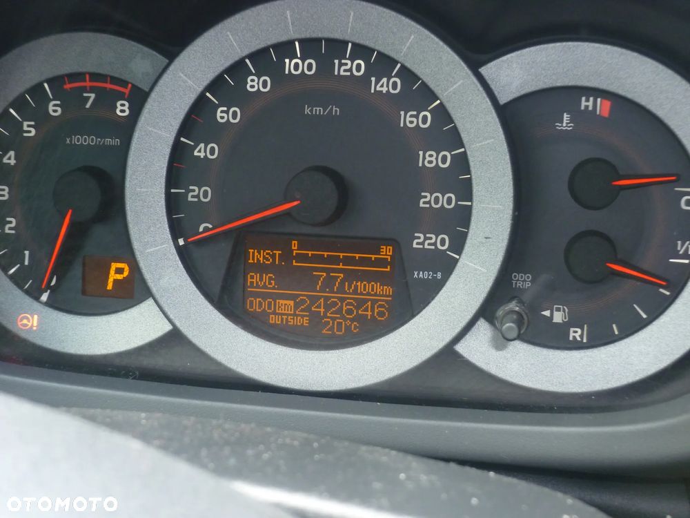 Toyota RAV4 - 9