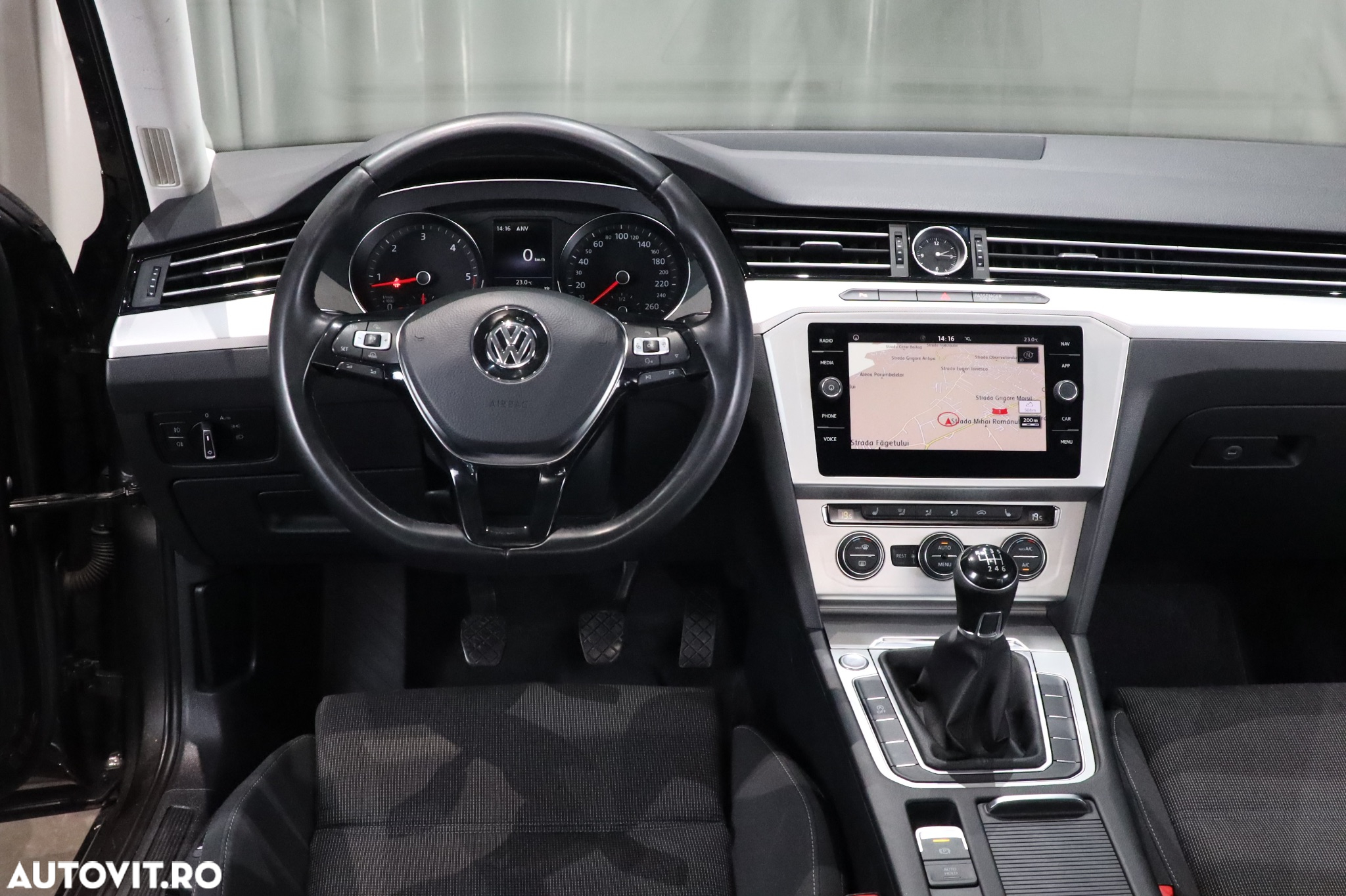 Volkswagen Passat Variant 1.6 TDI (BlueMotion Technology) Comfortline - 5