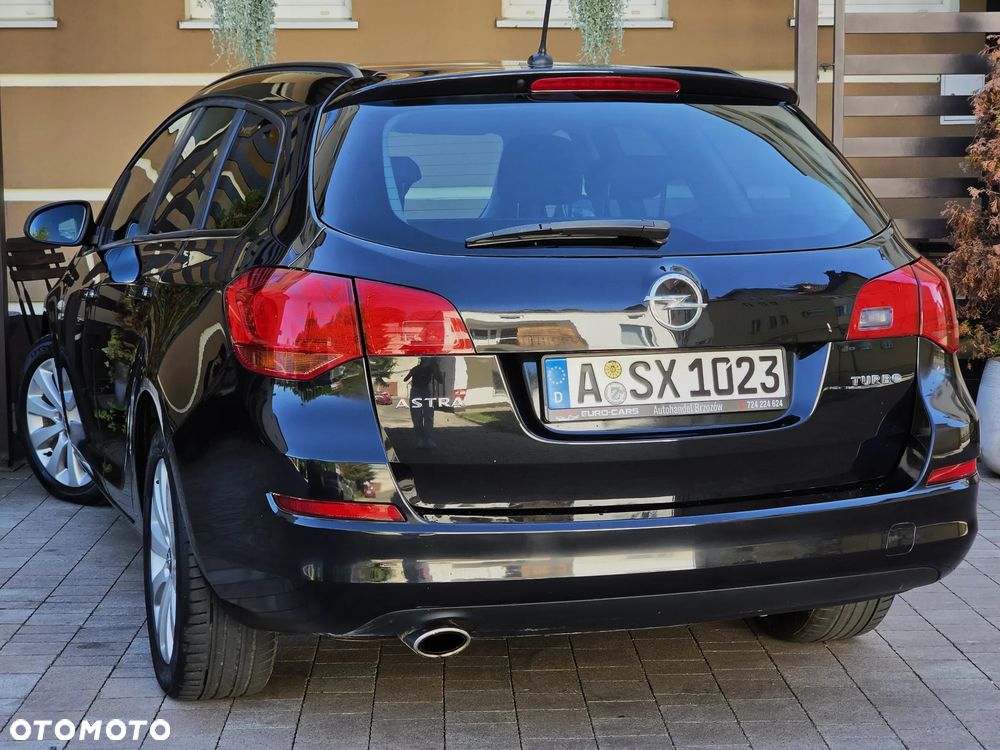 Opel Astra 1.6 Turbo 150 Jahre - 3